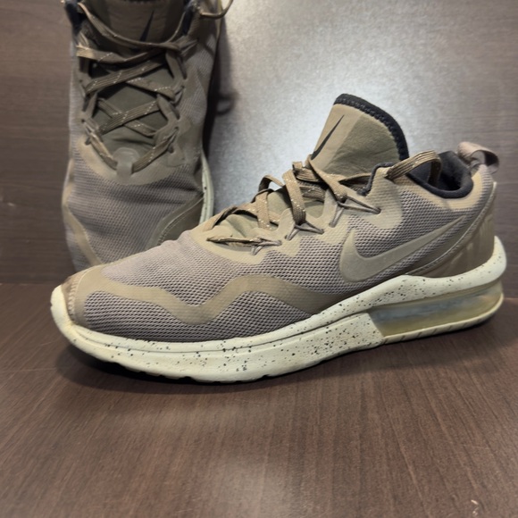 Nike Air Max Fury R Athletic Shoes - Picture 1 of 4